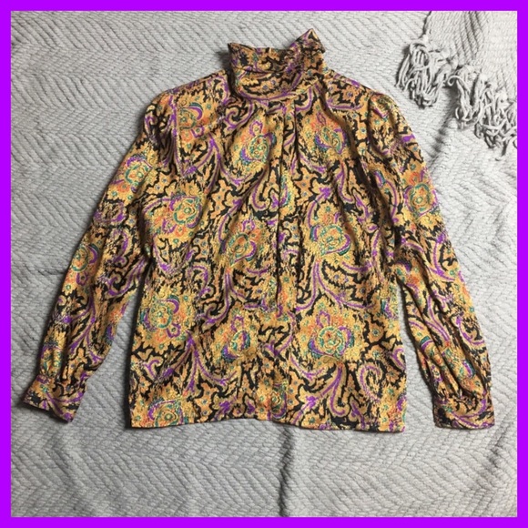 Vintage Tops - VTG Printed Blouse with Button Back Neck.